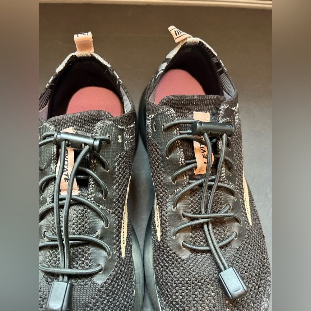 Brooks Levitate 4 Black Women Size 8.5 - Picture 3 of 9